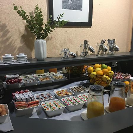 Confort Hotel Montgeron Екстер'єр фото