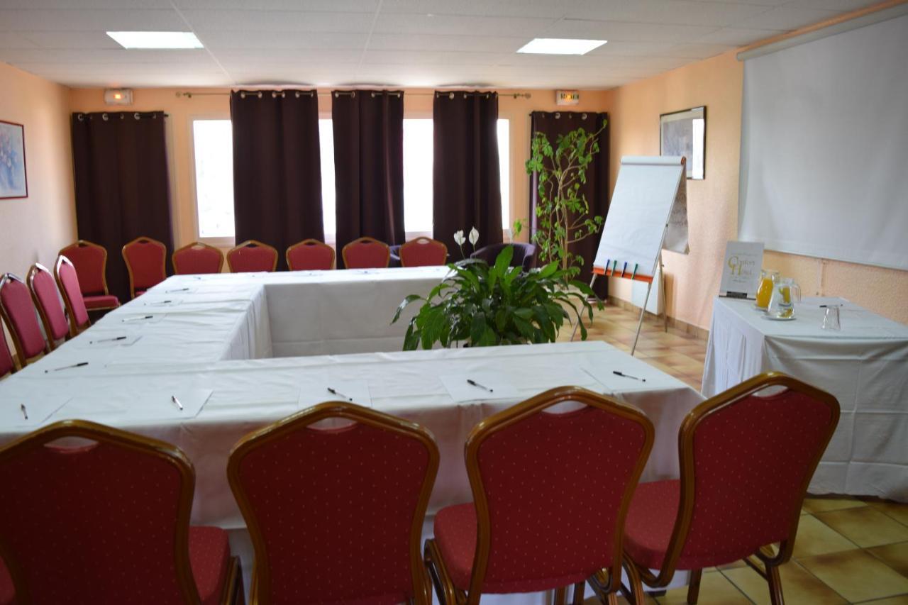 Confort Hotel Montgeron Екстер'єр фото