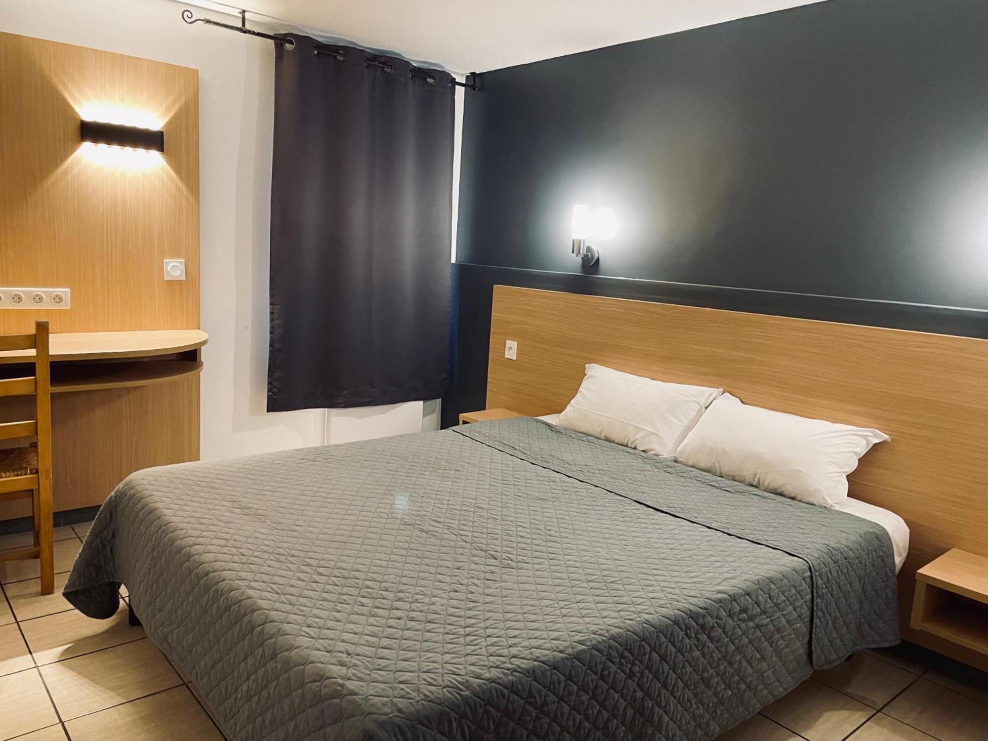 Confort Hotel Montgeron Екстер'єр фото