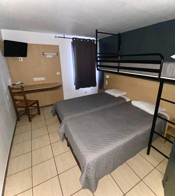 Confort Hotel Montgeron Екстер'єр фото