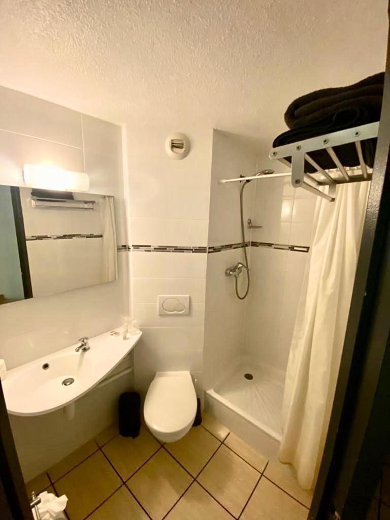 Confort Hotel Montgeron Екстер'єр фото